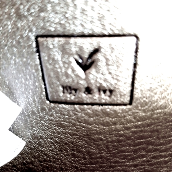 Lily & Ivyi Crossbody Bag - Picture 9 of 10